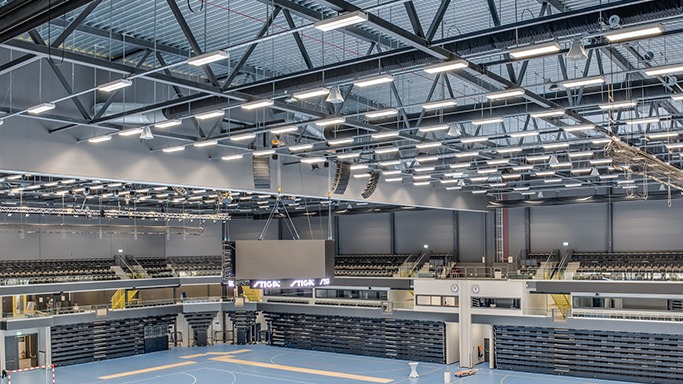 孙铭徽发动快速反击 塔克顺下飞身上篮